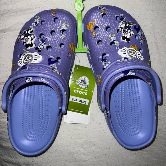 Disney 100th anniversary crocs brand new size 8 - Picture 1 of 3